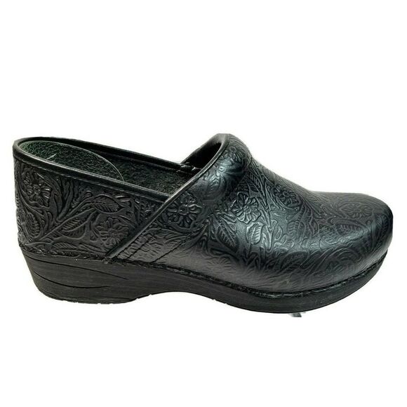 Dasnko XP 2.0 Black Floral Tooled Clogs Shoes Size 42 EU 11.5 12 US - Picture 1 of 12